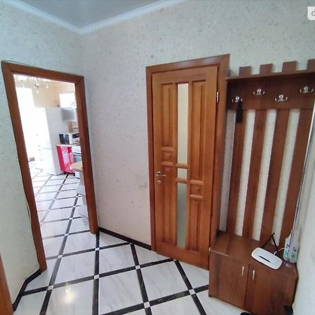 Комфортна Квартира В Жк Сімейний Apartment Vinnytsia Bagian luar foto