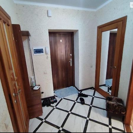 Комфортна Квартира В Жк Сімейний Apartment Vinnytsia Bagian luar foto